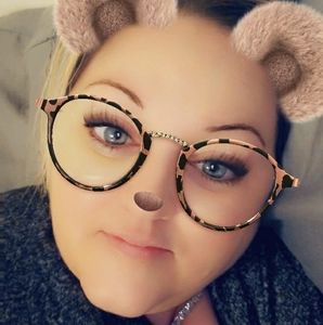 Meet your Posher, Alyson